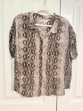 Alexander Jordan Women’s Animal Print Button-up Top